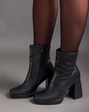 Jonathan Half Boot - Black