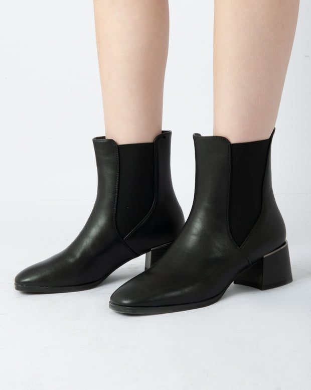 Elegant Block Heel Boots - Black