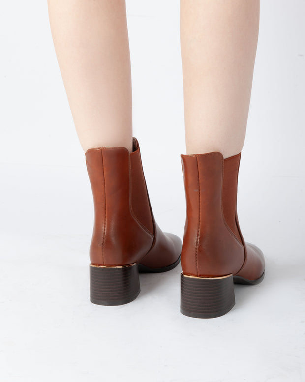 Elegant Block Heel Boots - Camel