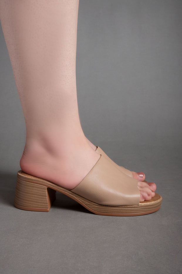Modern Minimalist Sandals - Khaki