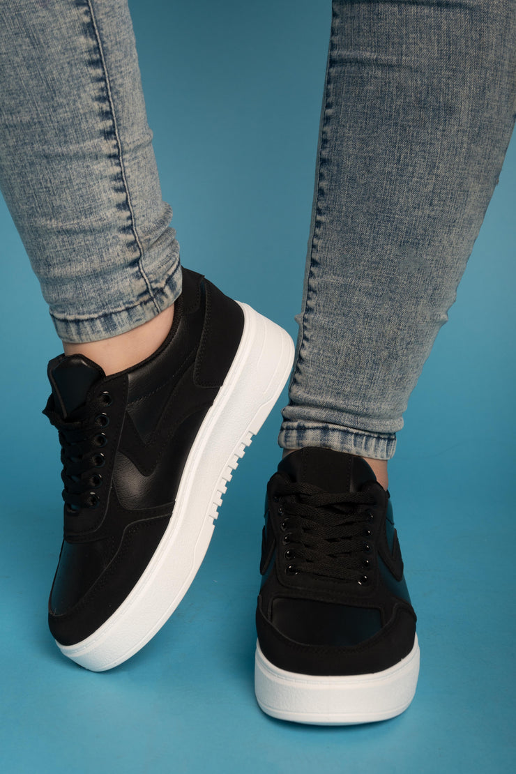 Trendy Casual Sneakers - Black