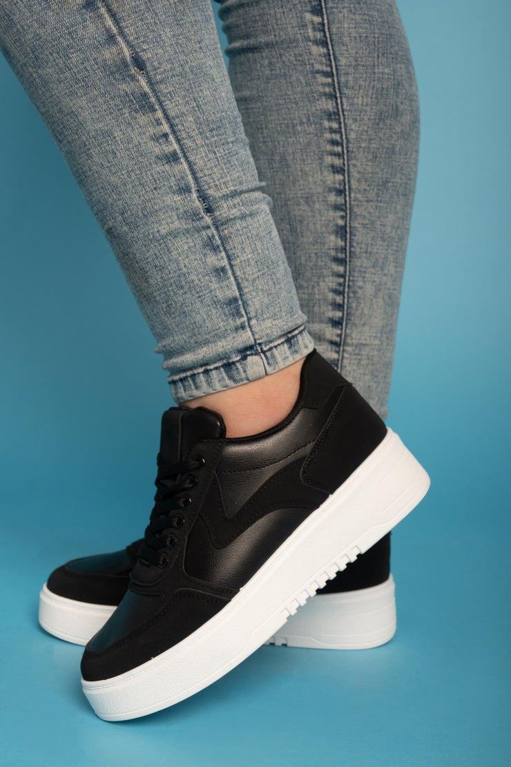 Trendy Casual Sneakers - Black