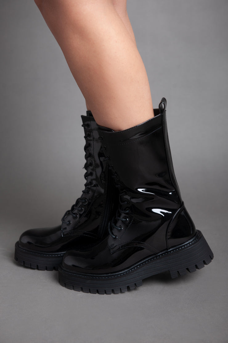 Shiny Half Boot With Laces - Black