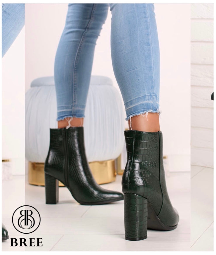 Snake leather ankle boots - green