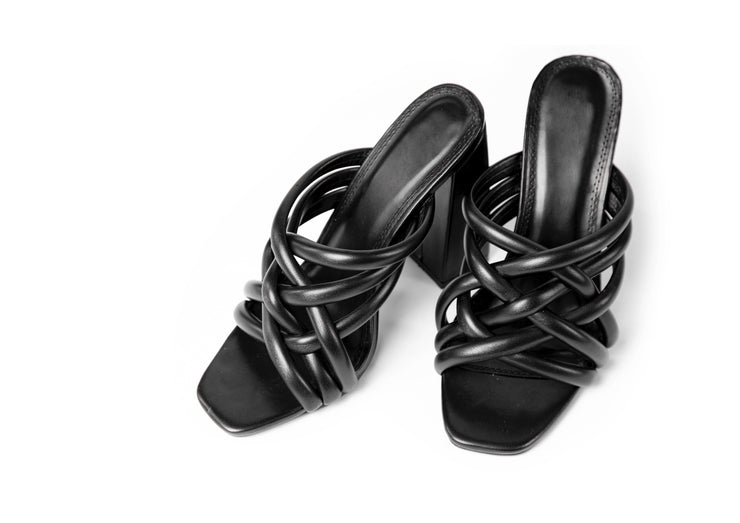 Strappy chunky heeled mules - Sandal Heels - Black